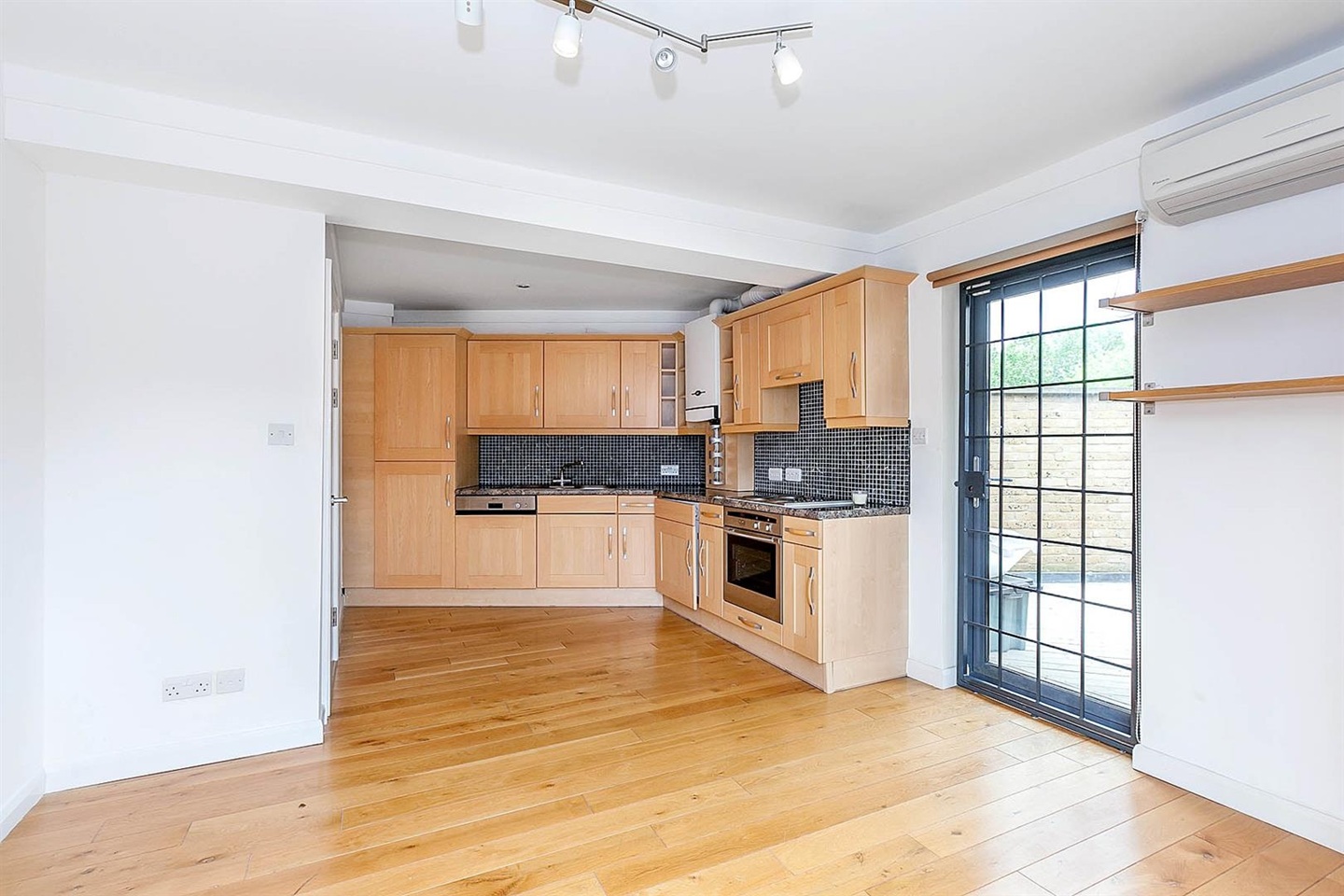 Additional image 2 of 2 Bed Flat, St Pauls Crescent, NW1, N1 7GU