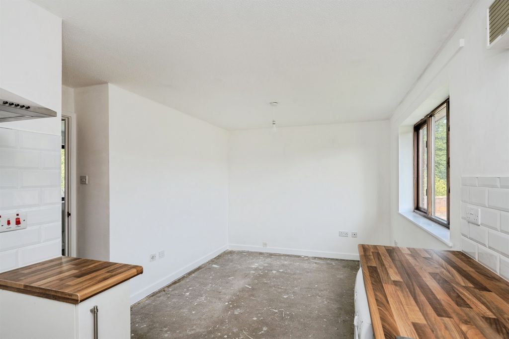 Additional image 3 of 1 bed flat for saleCastle Quay, Neath SA11