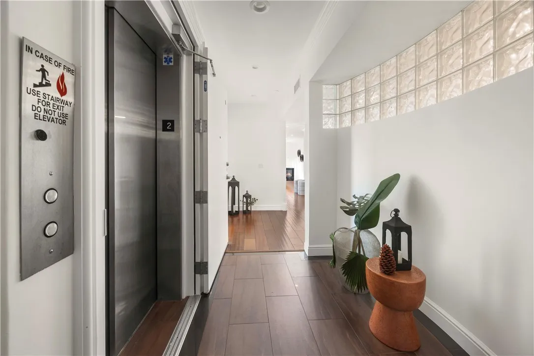 Additional image 45 of 918 S Wooster Street Unit 2, Los Angeles, CA 90035