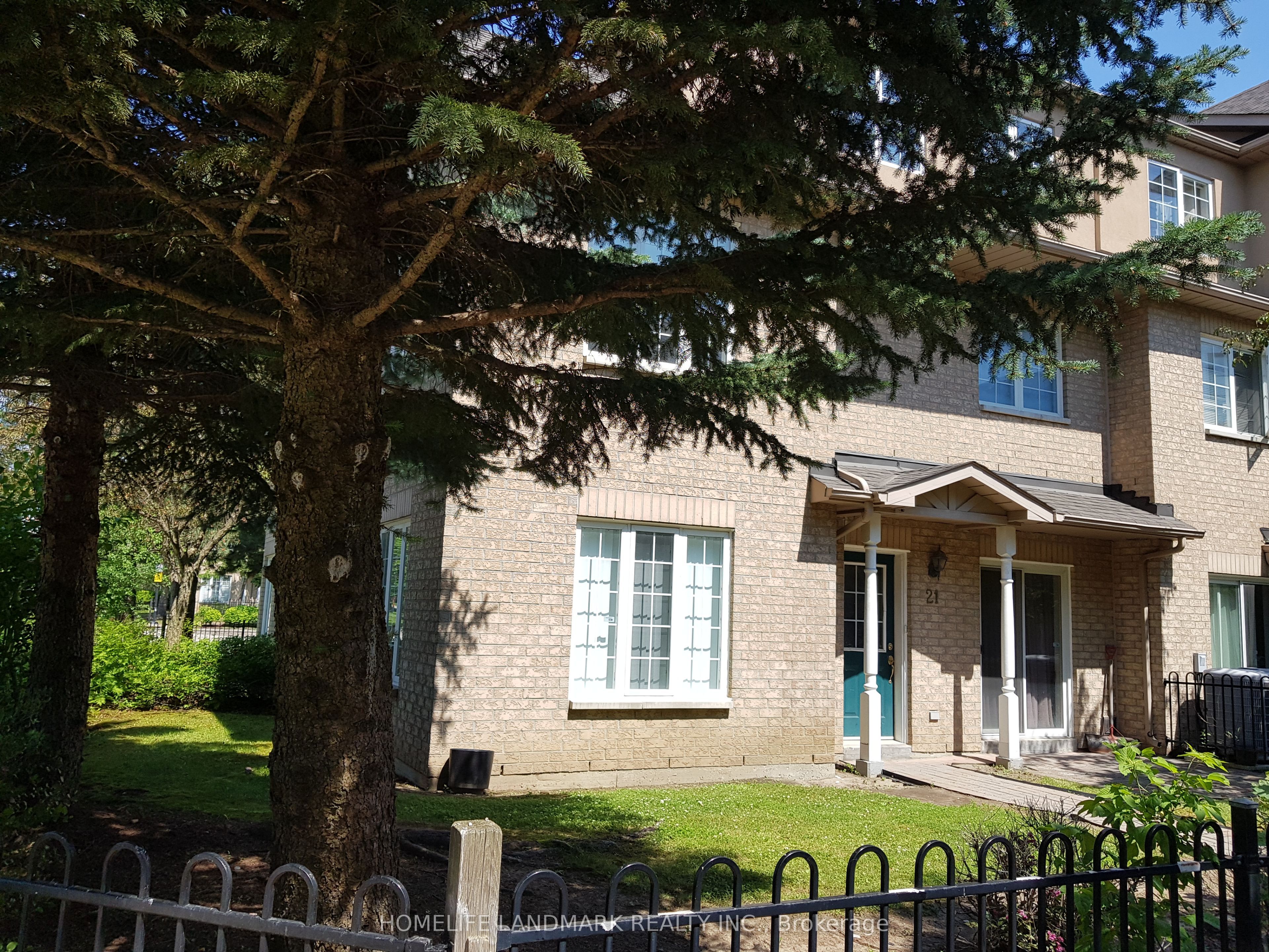 21 - 8 Cox Boulevard