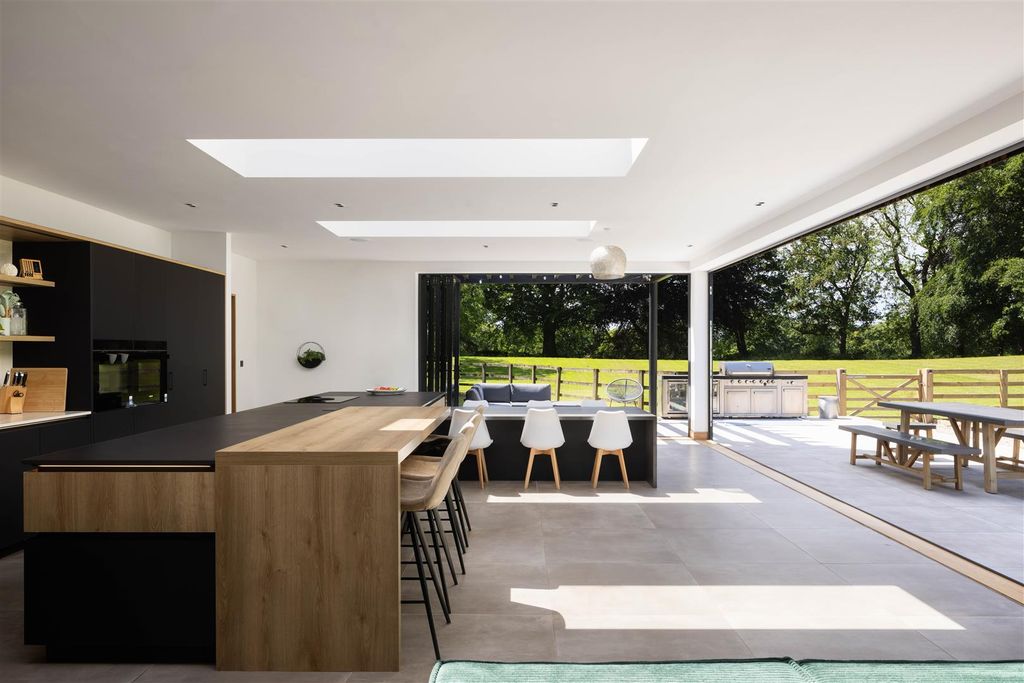 Additional image 2 of 5 bed detached house for saleCrocodile House, Manor Gardens, Thorner, Leeds LS14