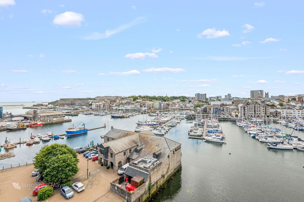 2 bed flat for saleSutton Harbour, Plymouth, Devon PL4 photo 2