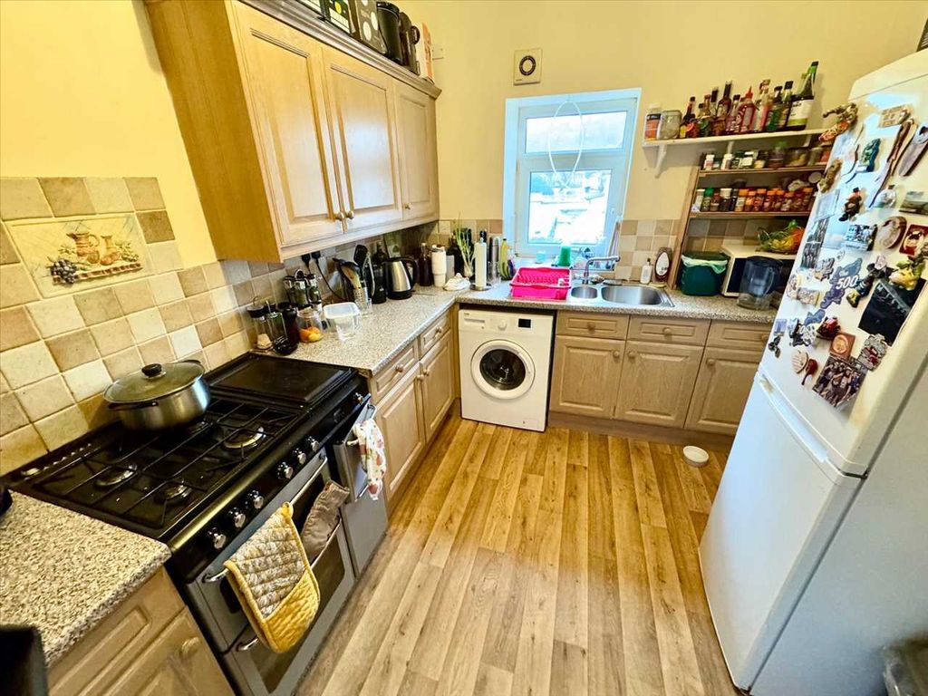 Additional image 13 of 3 bed flat for saleBute Street, Treorchy CF42