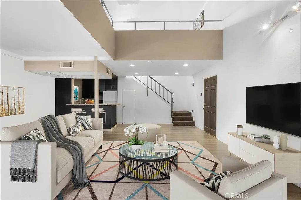 Additional image 5 of 18645 Hatteras, Tarzana, CA 91356