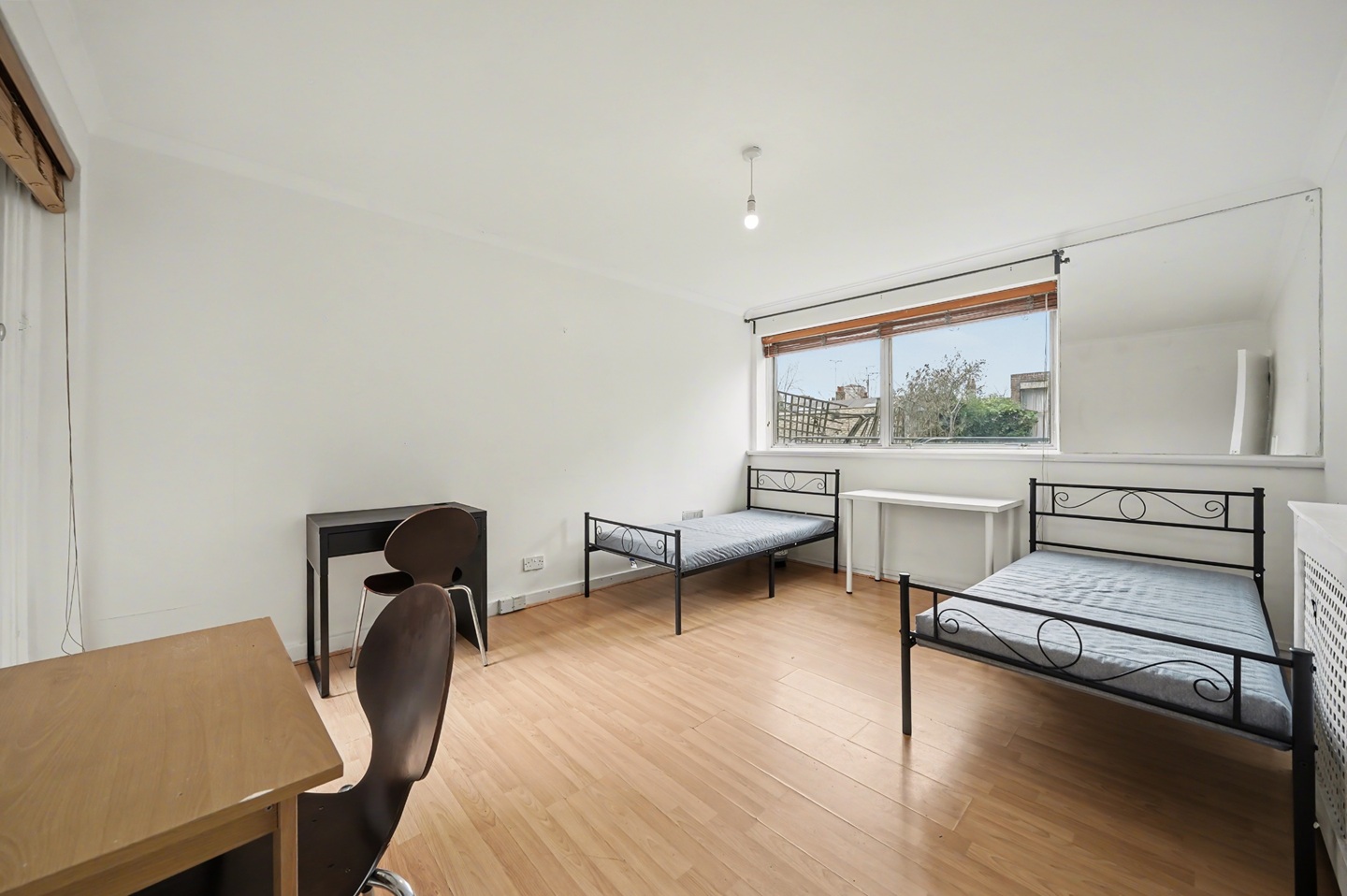 2 Bed Flat, St Mary Le Park Court, SW11, N1 7GU