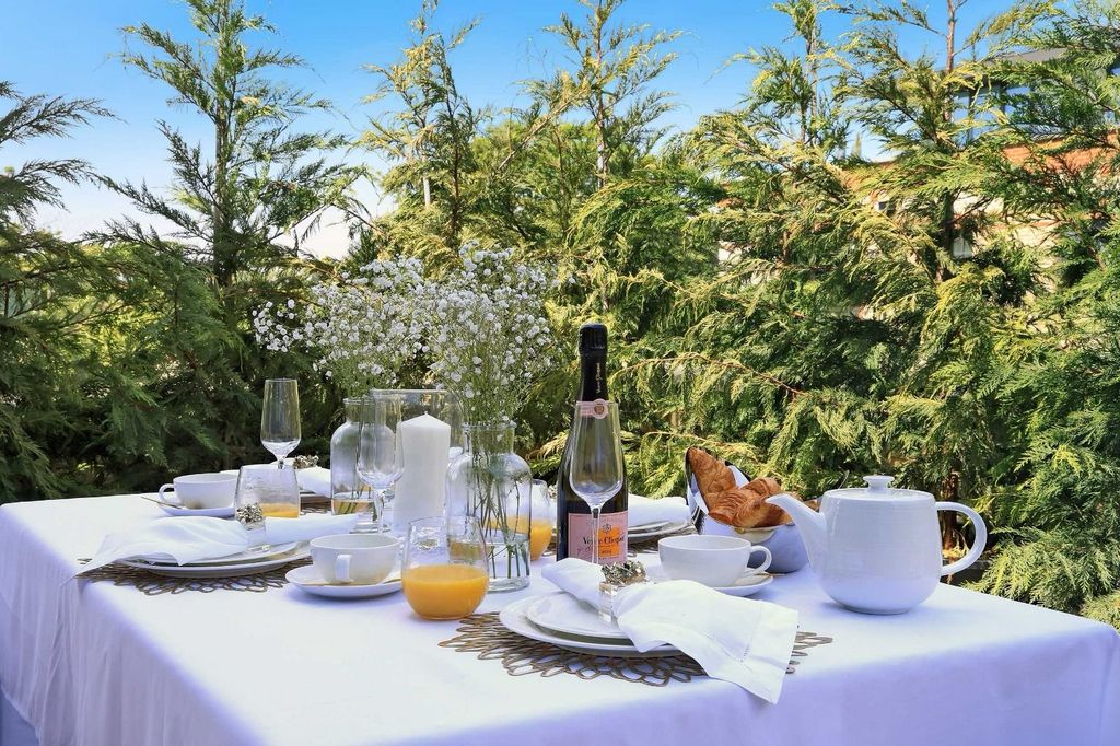 Additional image 23 of 4 bed flat for saleGlen Island, Taplow, Buckinghamshire SL6