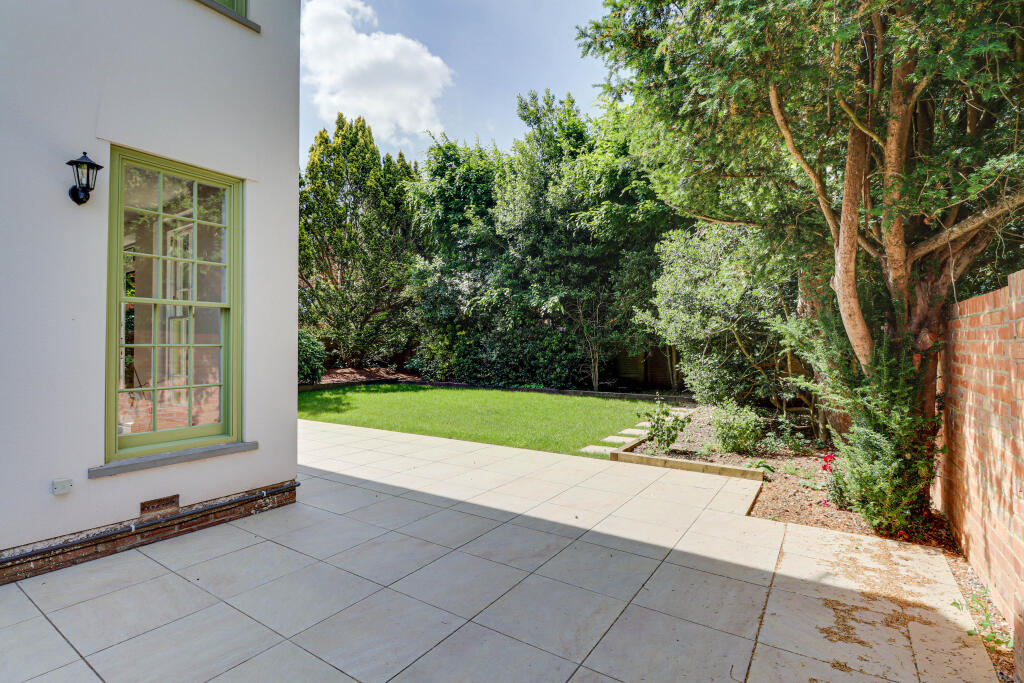 Additional image 27 of St. Bernards Road, St. Albans, Hertfordshire, AL3