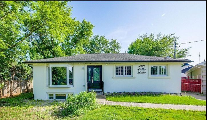 480 Valley Drive, Oakville, ON, L6L 4L8