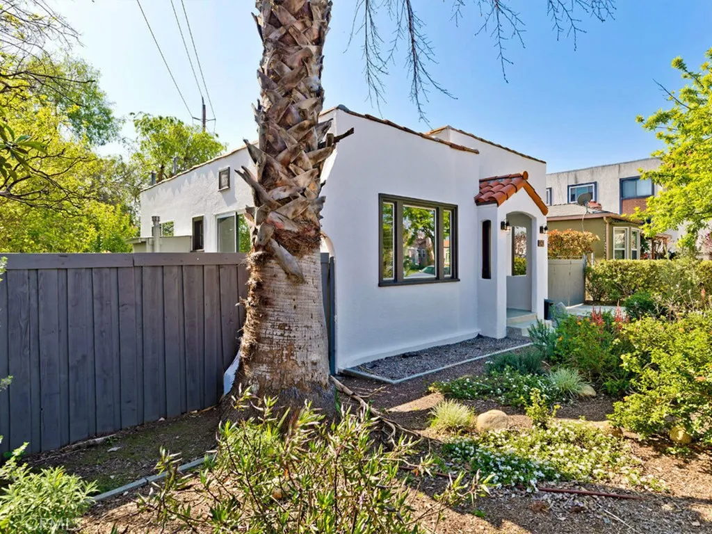 Additional image 35 of 242 W Elmwood Ave, Burbank, CA 91502