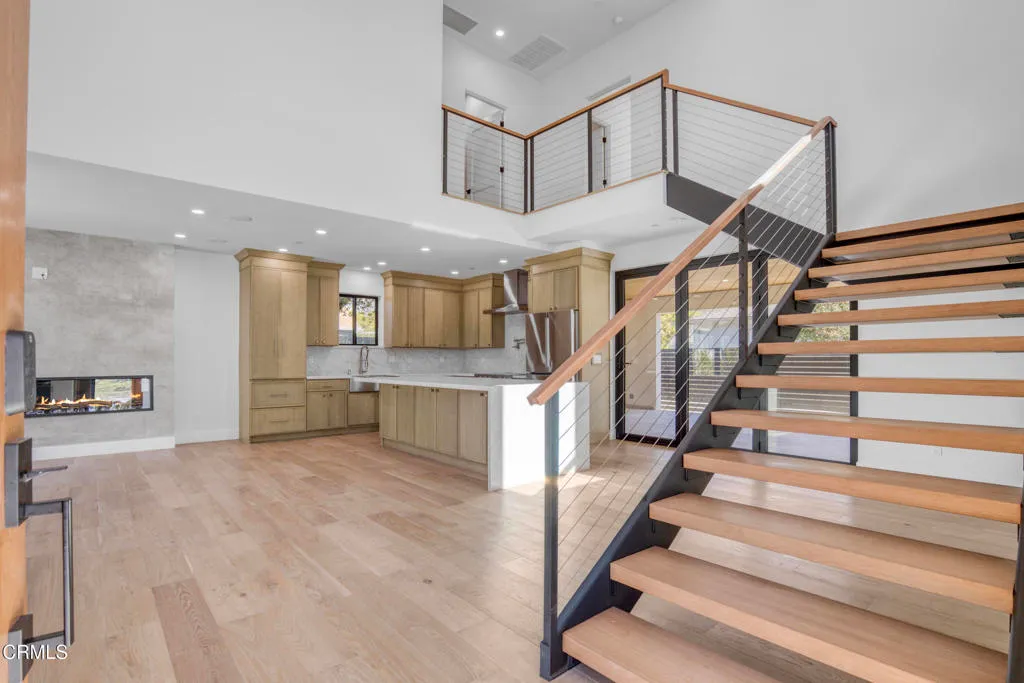 Additional image 3 of 611 W Claremont Street, Pasadena, CA