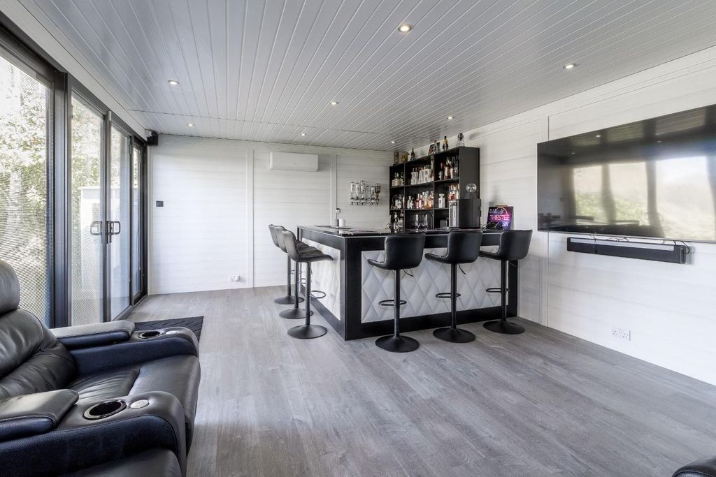 Additional image 40 of 6 bed detached house for saleBelfry Lane, Collingtree Park, Northampton NN4