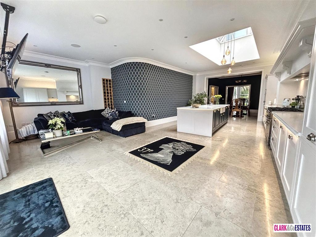 Additional image 3 of 5 bed flat for salePowderham Crescent, Exeter EX4