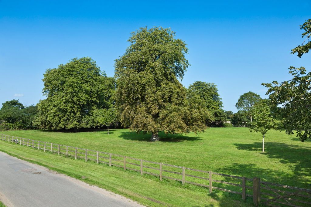 Additional image 15 of 5 bed detached house for saleMetfield Road, Fressingfield, Eye, Suffolk IP21