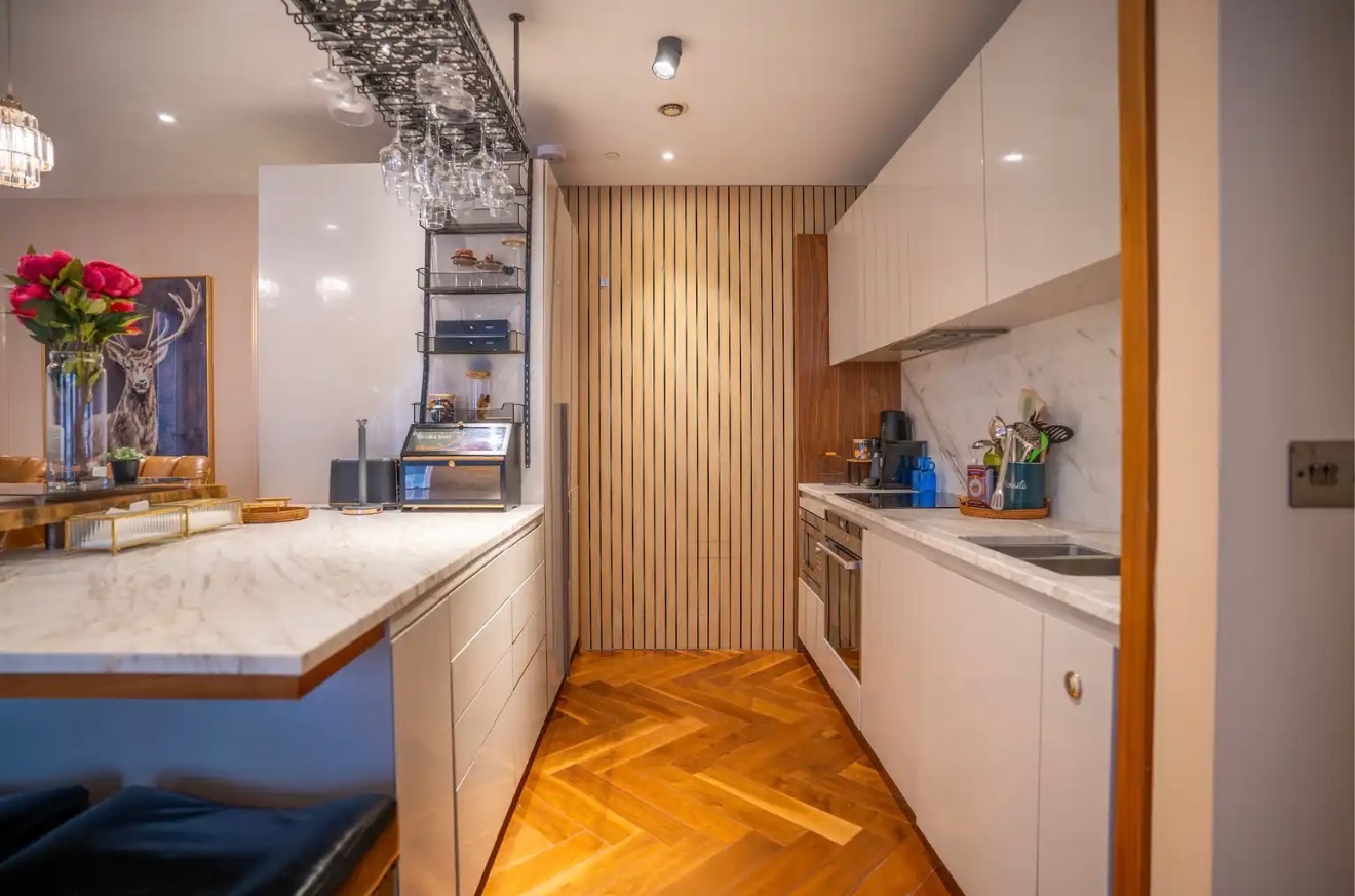 Additional image 14 of 3 Bed Flat, New Union Square, SW11, N1 7GU