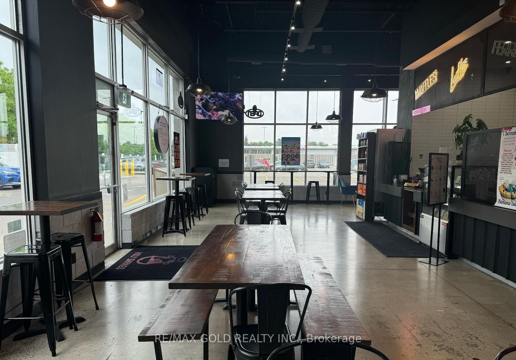 F3-6045 Creditview Road E, Mississauga, ON, L5V 2A8