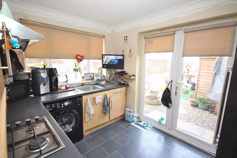 4 bed flat for saleWelholme Road, Grimsby DN32 photo 3