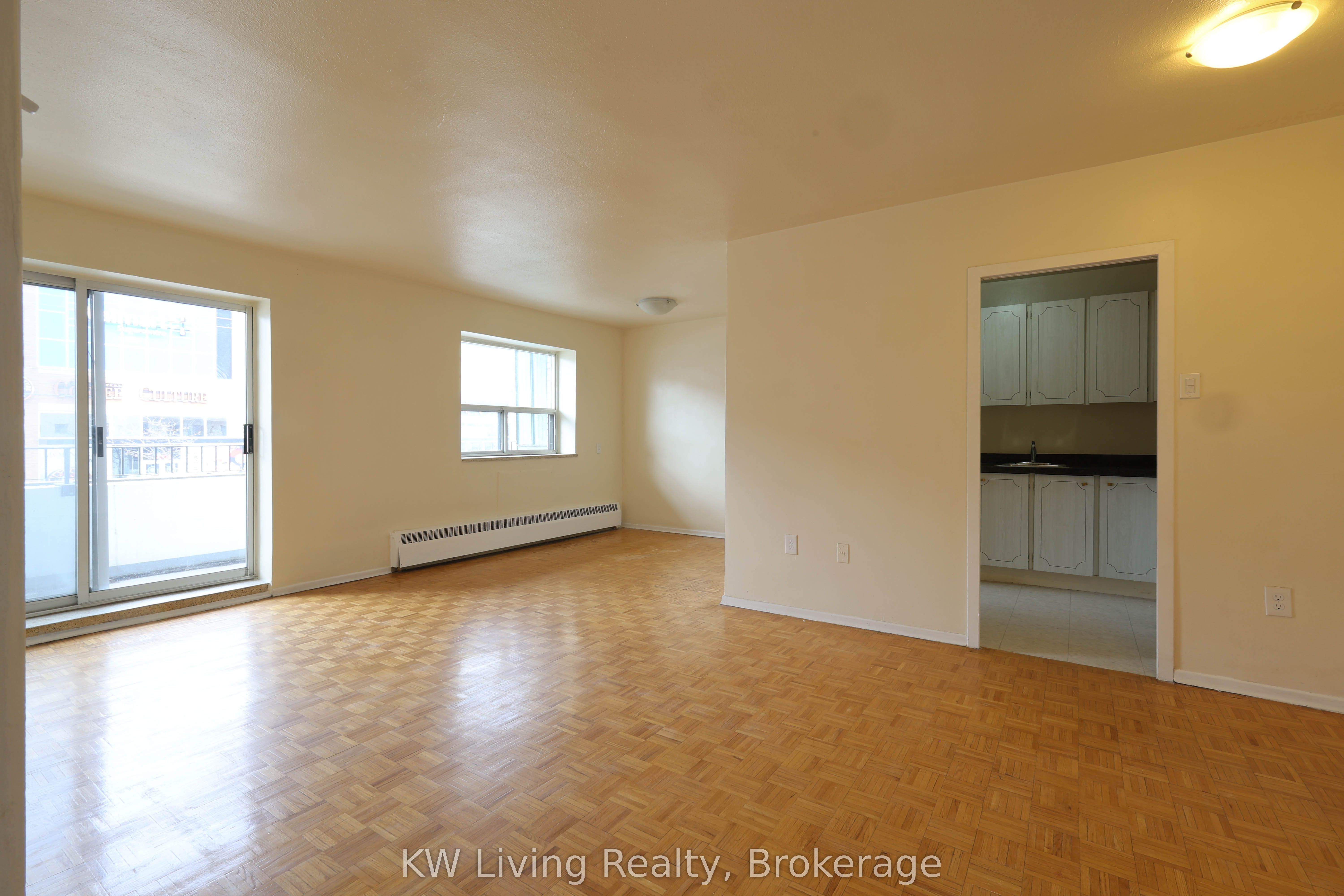 Additional image 4 of 207-480 Lakeshore Road E, Mississauga, ON, L5G 1J2
