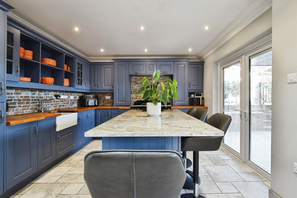 Additional image 9 of 4 bed detached house for saleThe Oaks, Quakers Yard, Treharris CF46