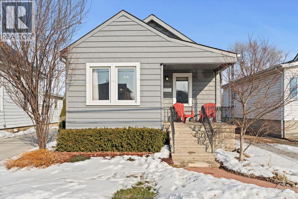 376 Lauzon , Windsor, ON, N8S3L9