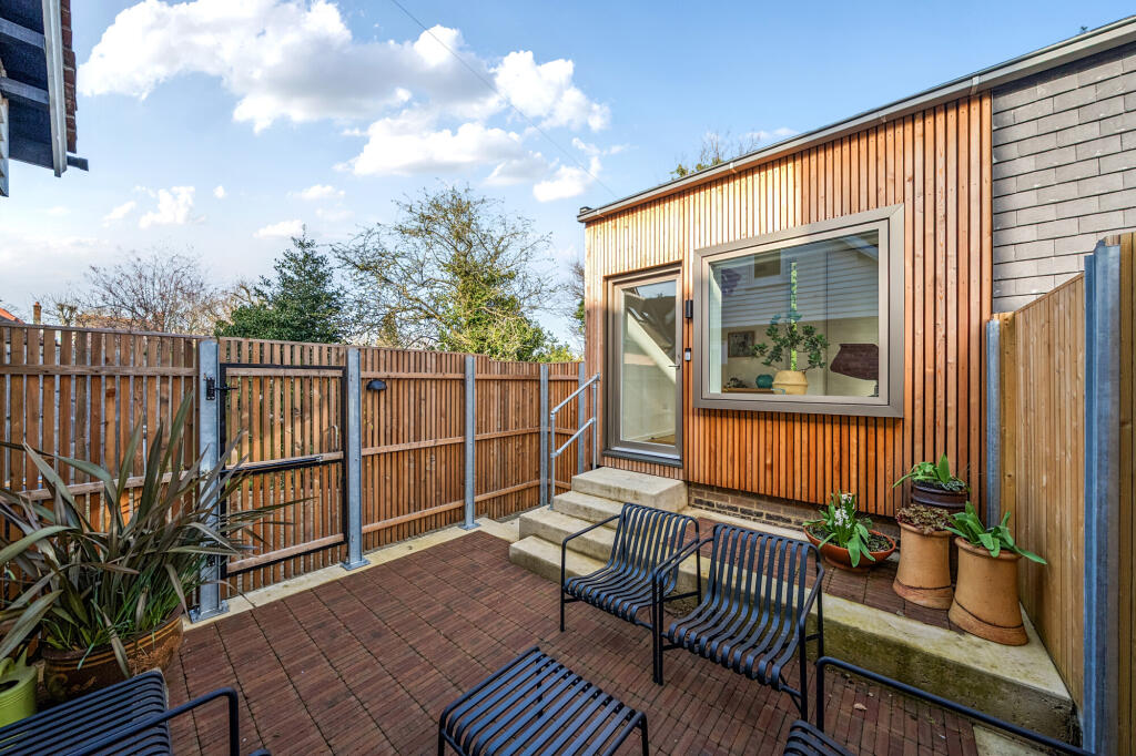 Additional image 2 of Avenue St. Nicholas, Harpenden, AL5