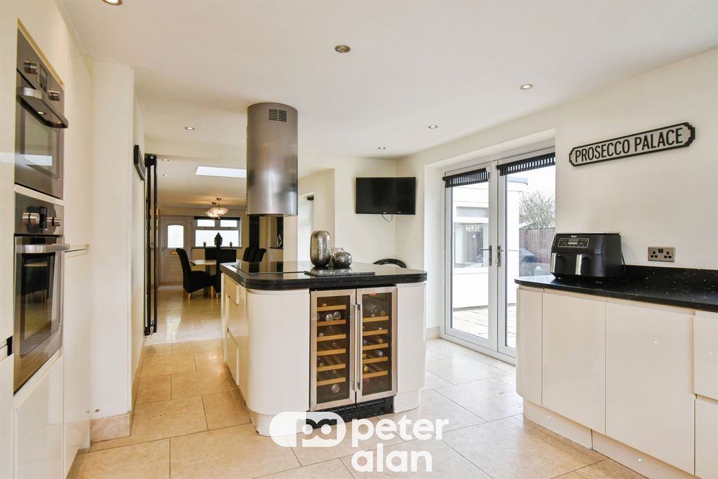 Additional image 7 of 6 bed detached house for salePentwyn Road, Treharris CF46