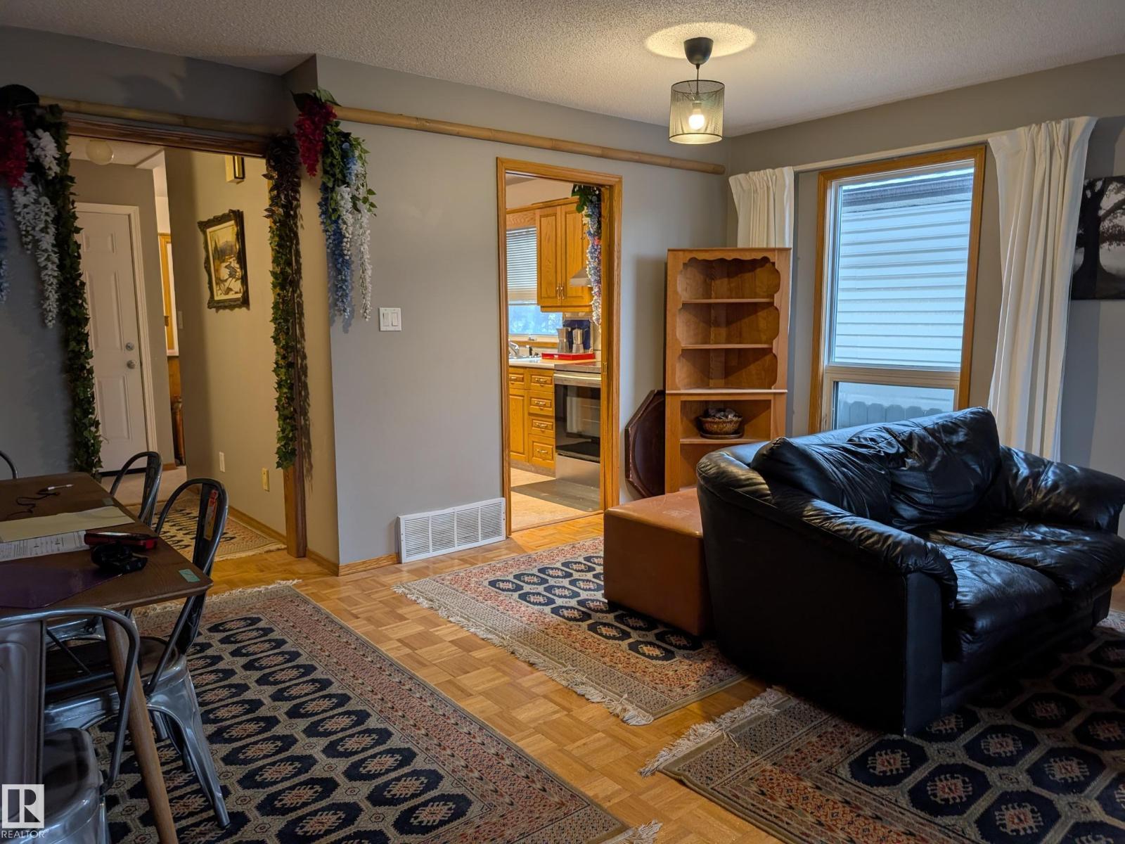 Additional image 3 of 10645 65 Avenue NW, Edmonton, AB, T6H1V5