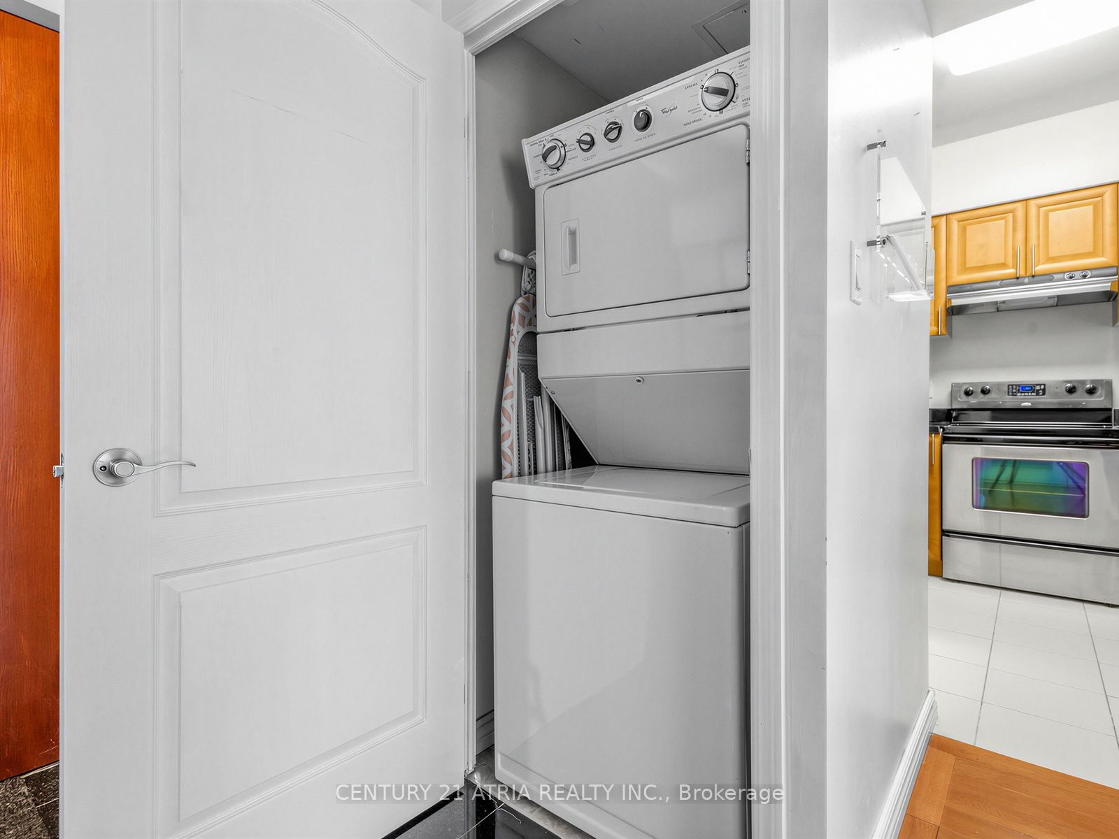 Additional image 5 of 601-263 Wellington Street W, Toronto, ON, M5V 3P9