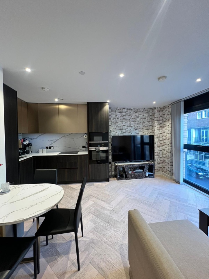 Additional image 3 of 2 Bed Flat, Dock Street, E1, N1 7GU