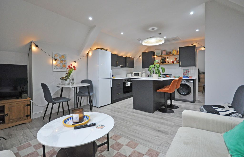 Additional image 2 of 2 bed flat for saleLuxury Top Floor Apartment, Caerau Road, Newport NP20