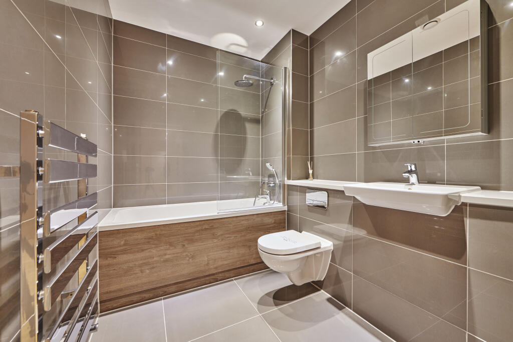 Additional image 7 of Gibbs Close, Harpenden, Herts, AL5