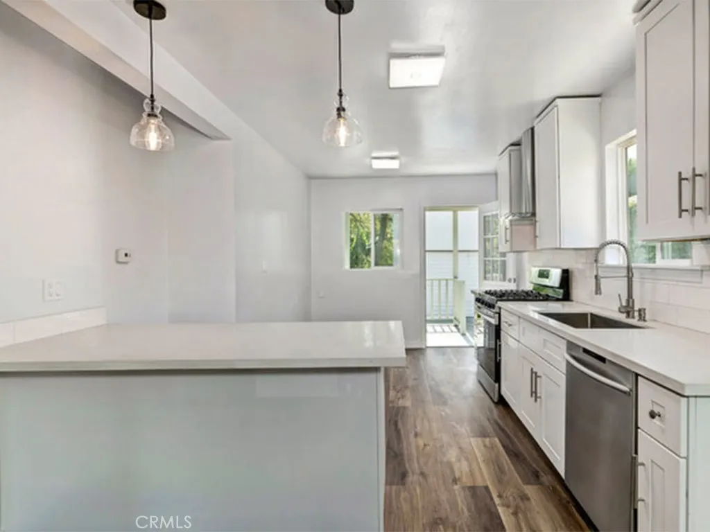 Additional image 42 of 242 W Elmwood Ave, Burbank, CA 91502