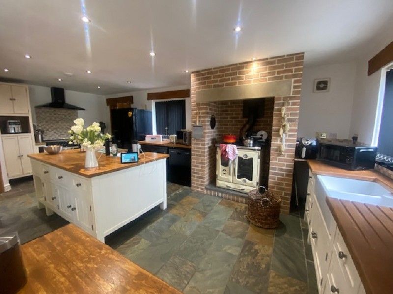5 bed detached house for saleCwrt Sart, Neath, Neath Port Talbot. SA11 photo 4