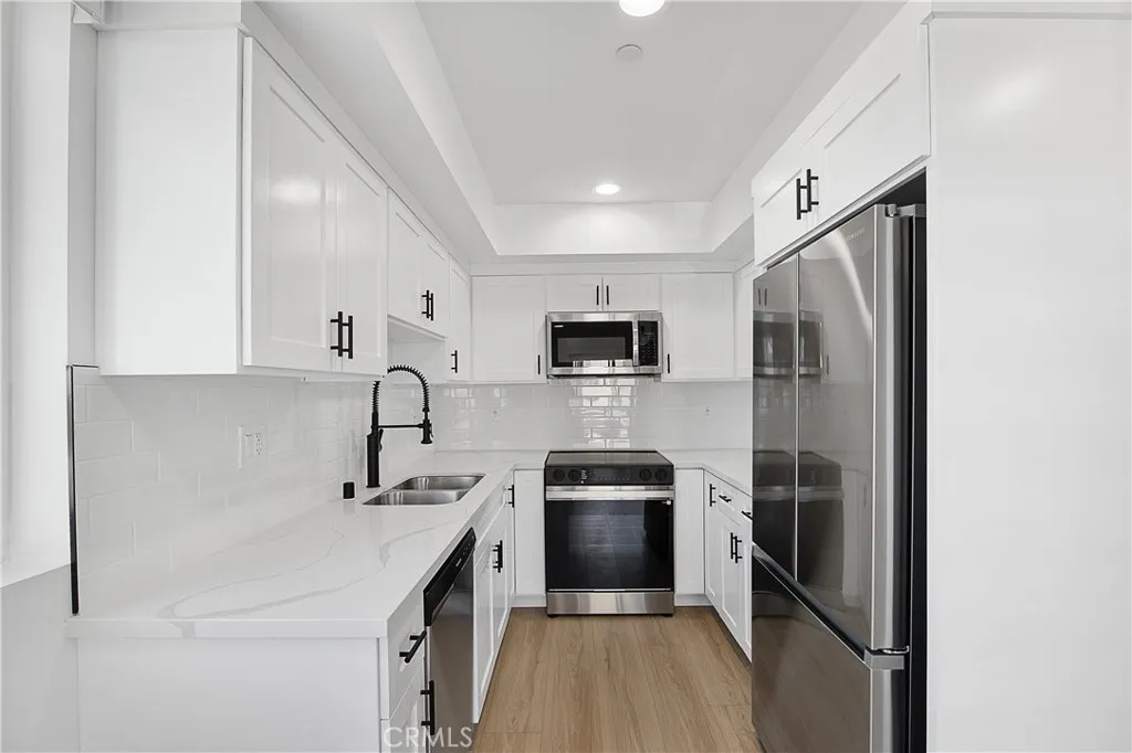 Additional image 6 of 14420 Tiara St, Van Nuys, CA 91401