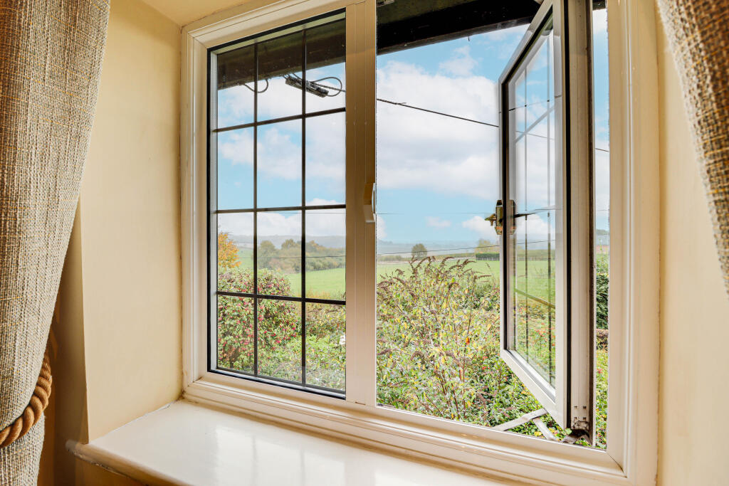 Additional image 12 of Tewin Hill, Tewin, Welwyn, AL6 0LJ