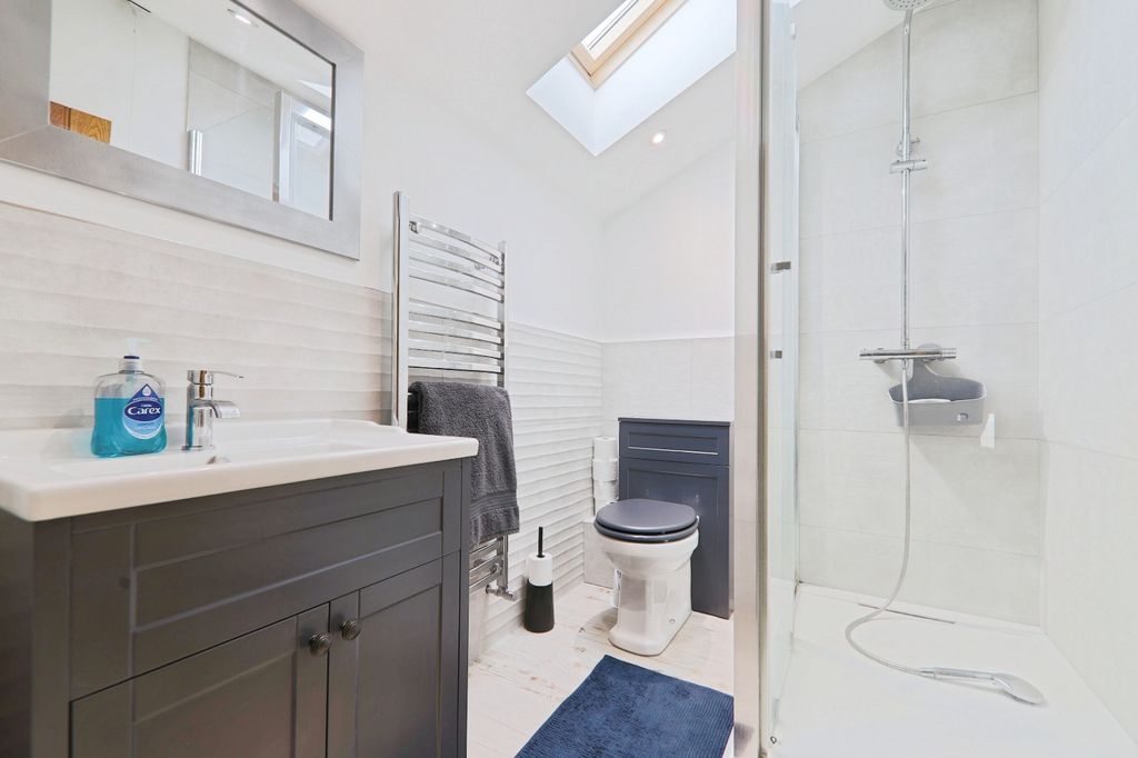 Additional image 13 of 4 bed detached house for saleFerry Road, Barrow Haven, Barrow-Upon-Humber, Lincolnshire DN19