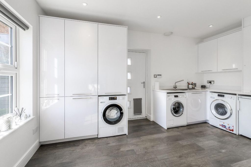 Additional image 13 of 6 bed detached house for saleBelfry Lane, Collingtree Park, Northampton NN4