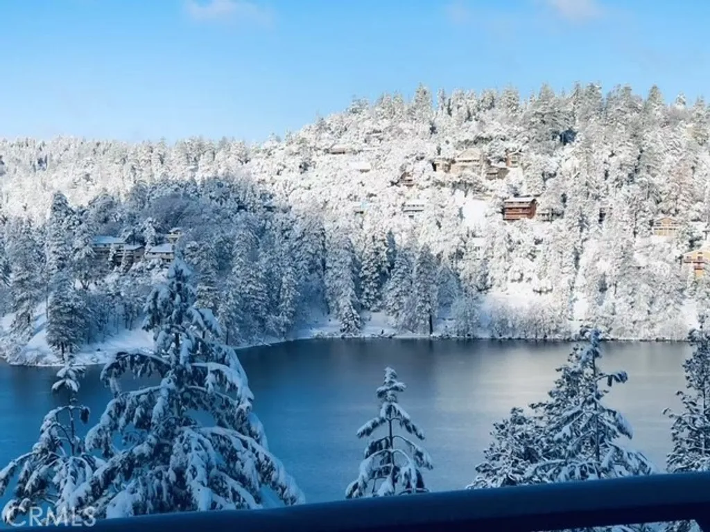 652 Arbula Dr, Crestline, CA 92325