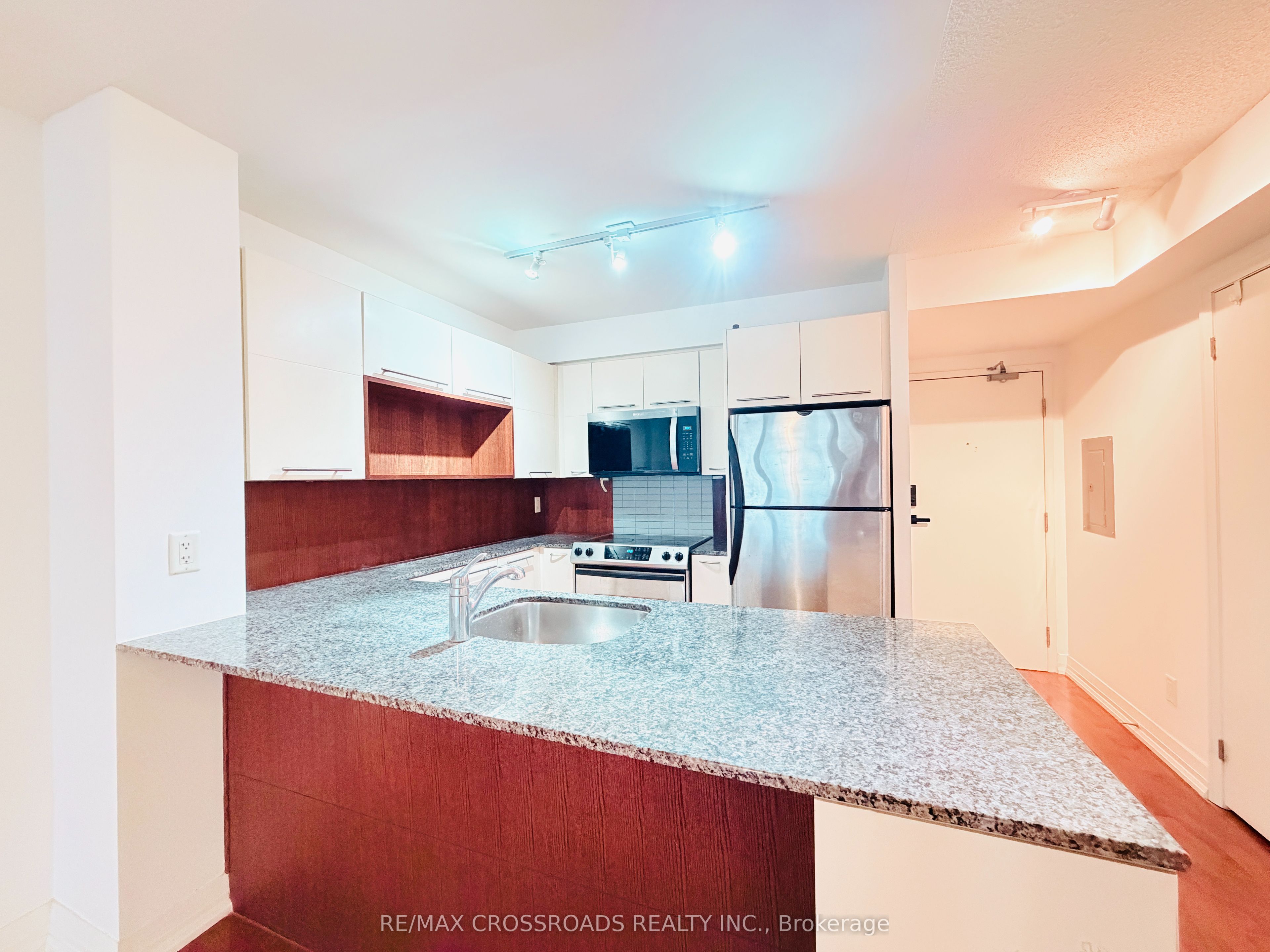 Additional image 2 of 503-21 Carlton Street, Toronto, ON, M5B 1L3