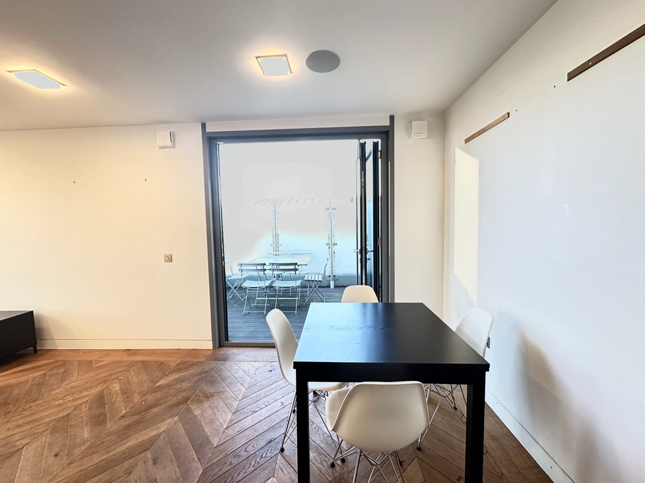 Additional image 4 of 2 Bed Flat, Curtain Road, EC2A, N1 7GU