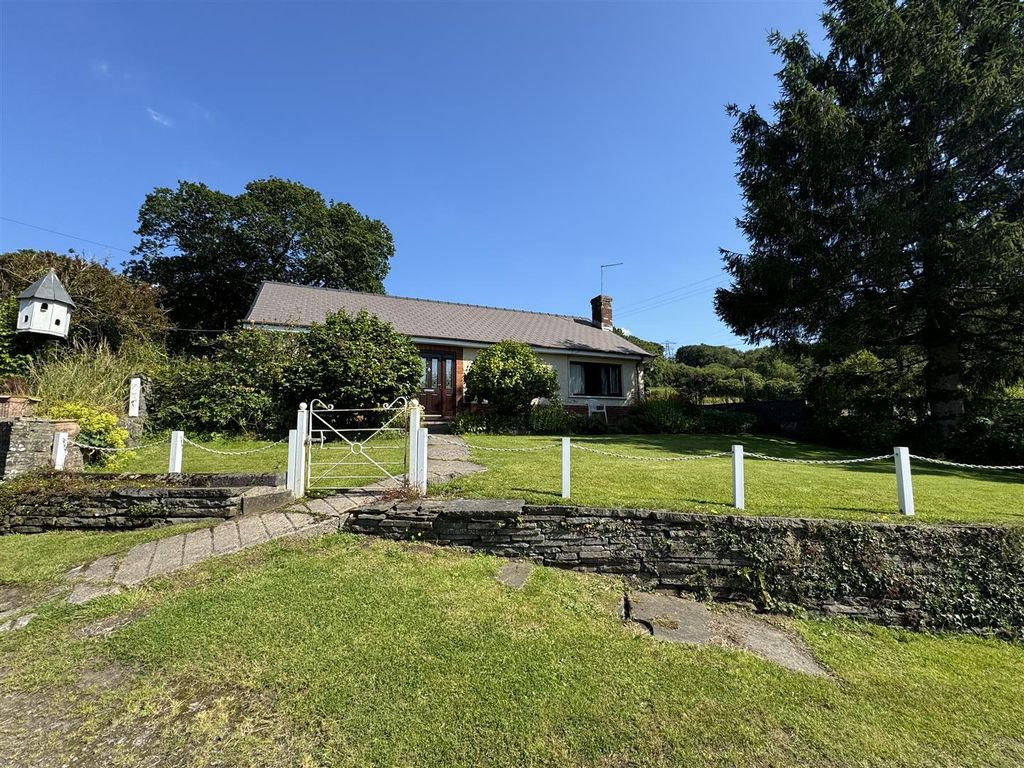 3 bed farm for salePanthowell Ddu Road, Neath SA11