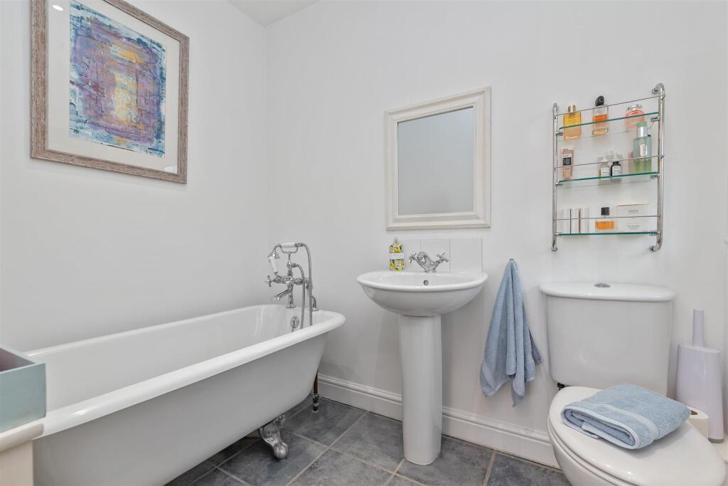 Additional image 25 of Kentish Lane, Brookmans Park