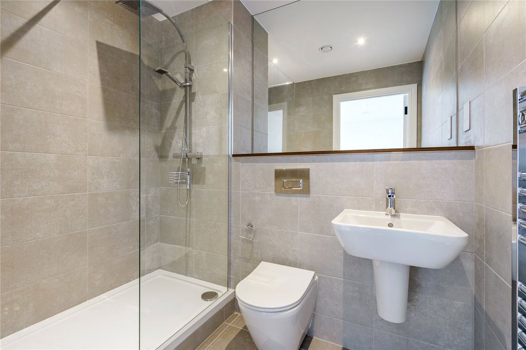 Additional image 18 of 3 bed flat for saleThe Penthouse, Springwell Gardens, Whitehall Road, Leeds LS12