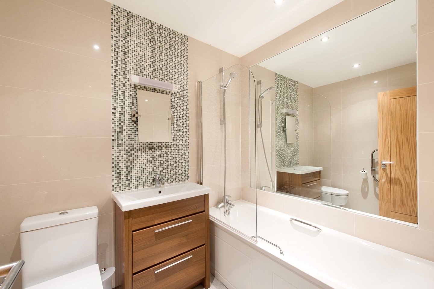 Additional image 8 of 2 Bed Flat, Whitechapel High Street, E1, N1 7GU