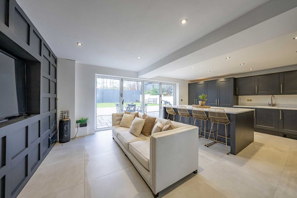 Additional image 7 of 5 bed detached house for saleOld Chepstow Road, Langstone NP18