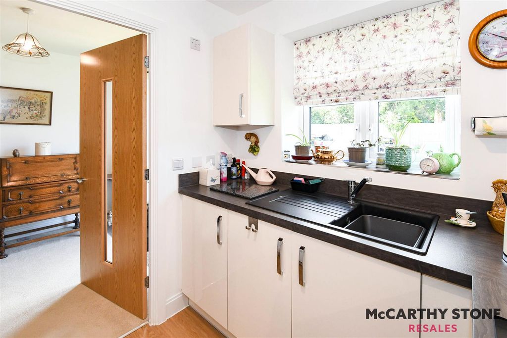 Additional image 6 of 2 bed flat for saleGibson Court, Tattershall Road, Woodhall Spa LN10