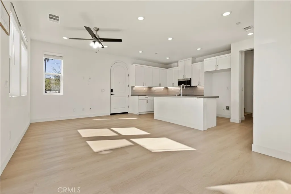 Additional image 87 of 1544 W Plaza Del Amo, Torrance, CA 90501