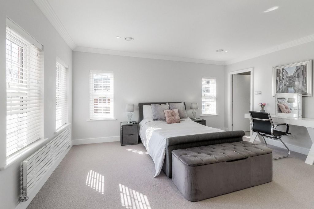 Additional image 26 of 6 bed detached house for saleBelfry Lane, Collingtree Park, Northampton NN4