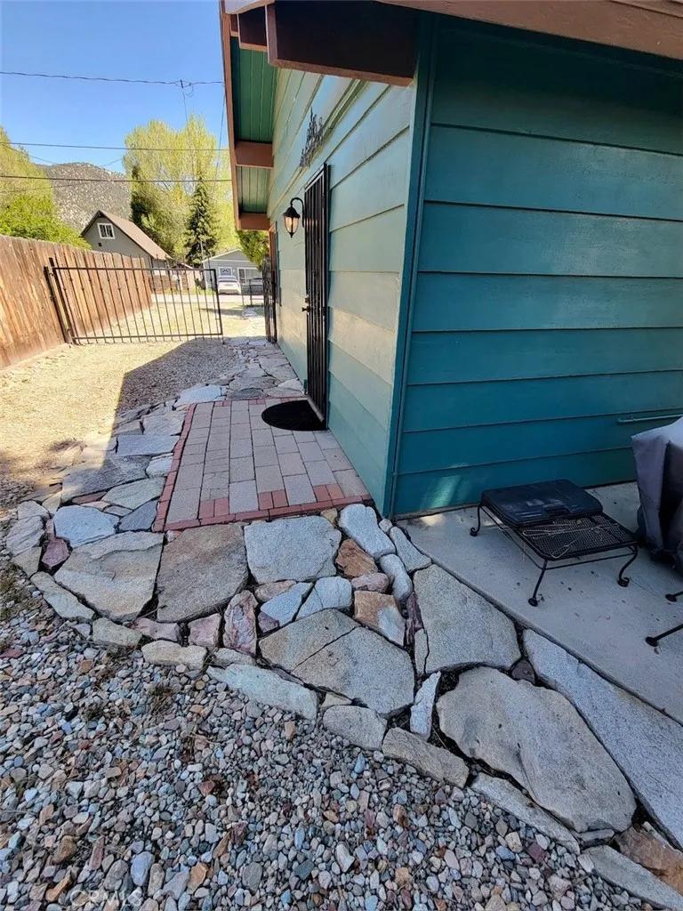 Additional image 24 of 1132 W Aeroplane Blvd, Big Bear City, CA 92314