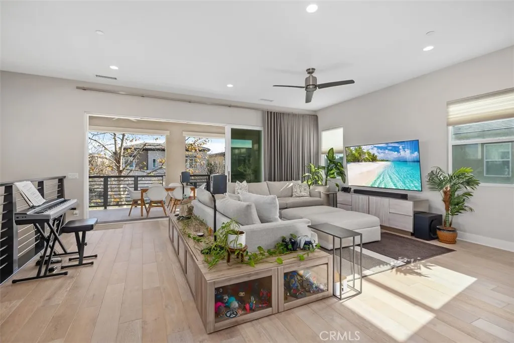 227 Follyhatch, Irvine, CA 92618