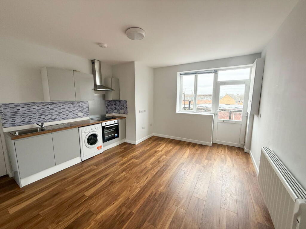 Additional image 3 of 445b Brays Road, Birmingham, B26 2RR